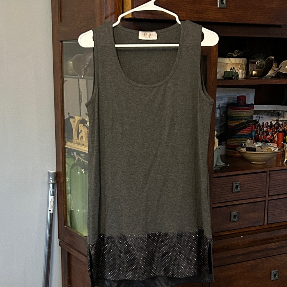 VDP Gray Sleeveless Top with Black Accents size 50 or XL (size 14) .